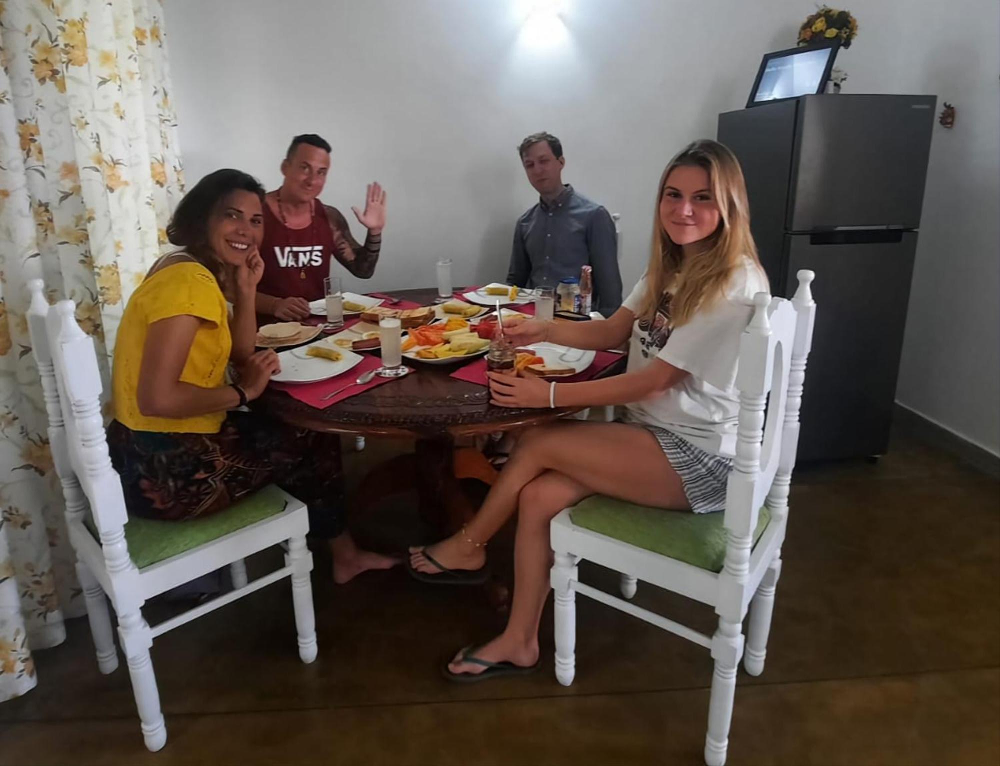 Hello Kandy Homestay Buitenkant foto